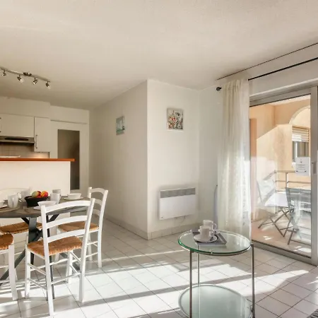 Le Capitole-9 By Interhome Appartement Fréjus