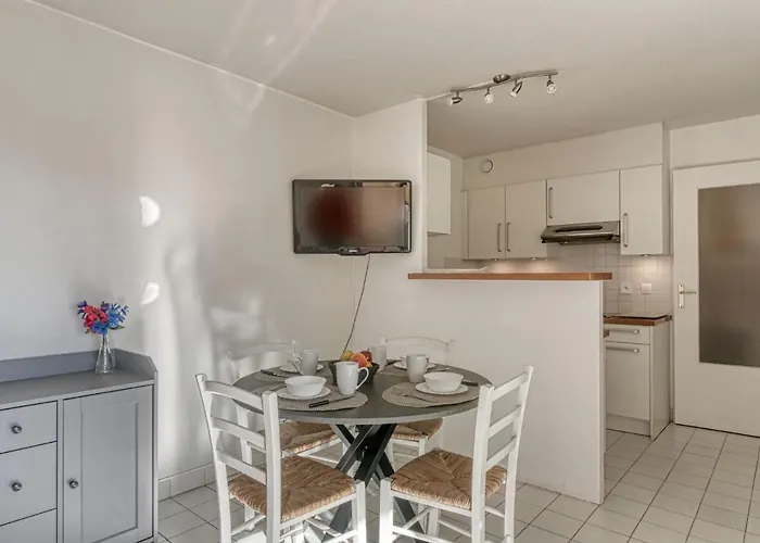 Appartement Le Capitole-9 *